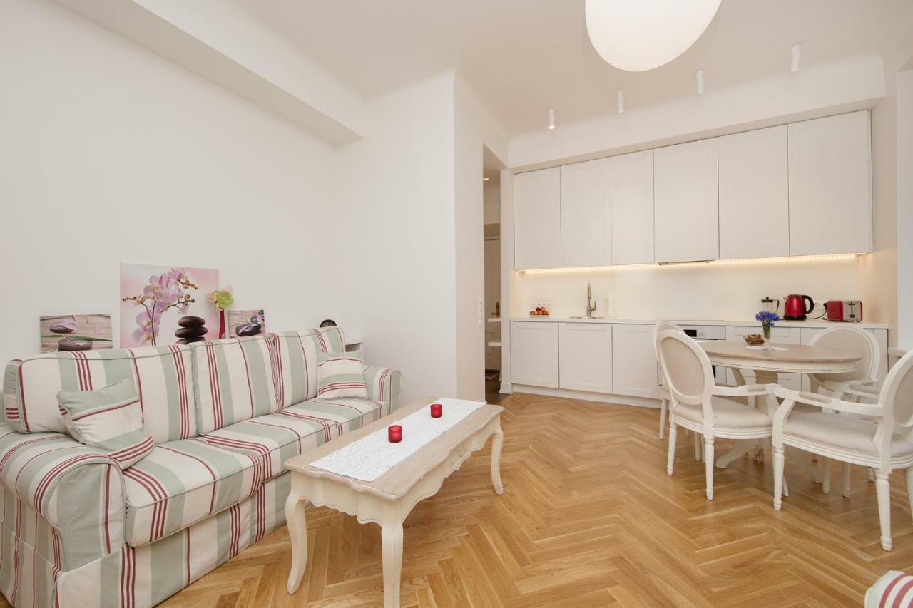 Harju Old Town Apartment Tallinn Bagian luar foto